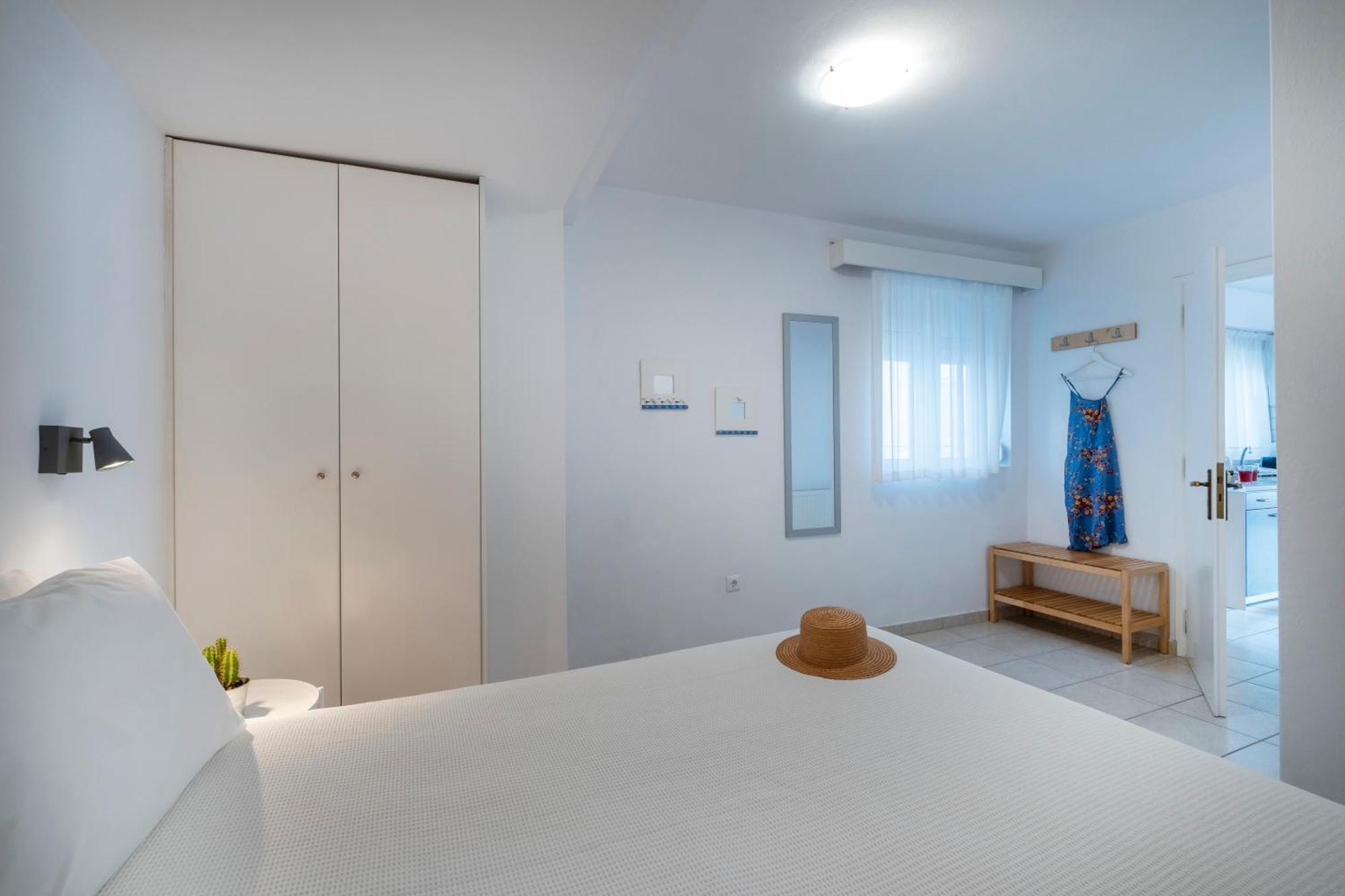 Meli Apartments & Villas Kivérion Buitenkant foto